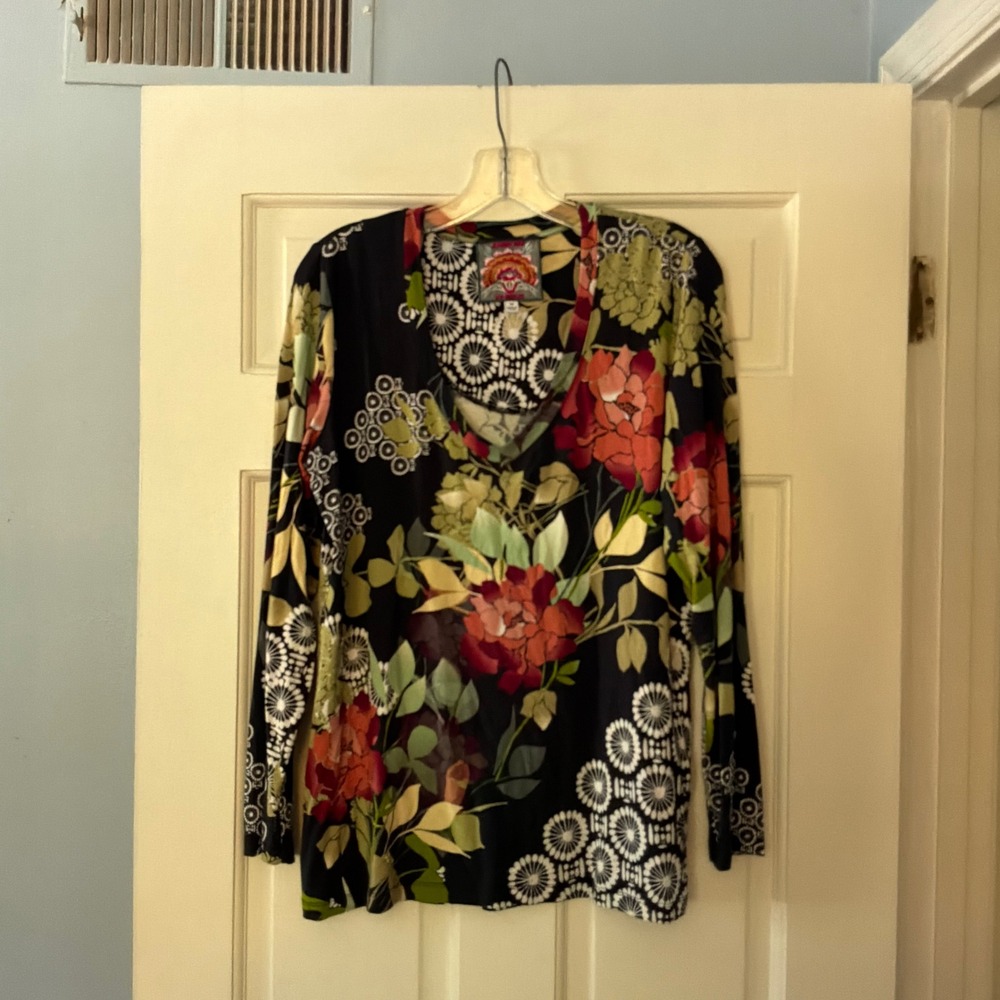 Johnny Was Sierra Favorite Long Sleeve V-Neck Tee Floral Bamboo Boho Top M